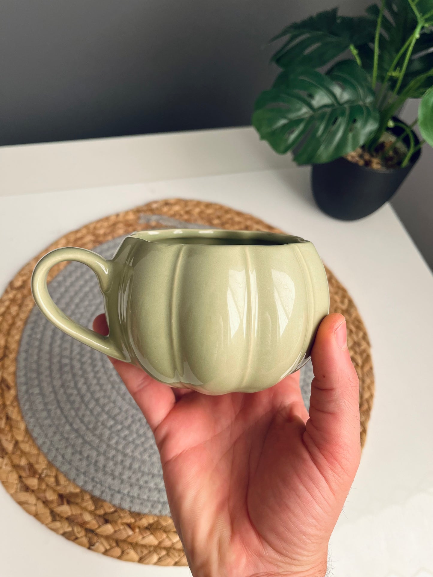 Pumpkin mug (green)