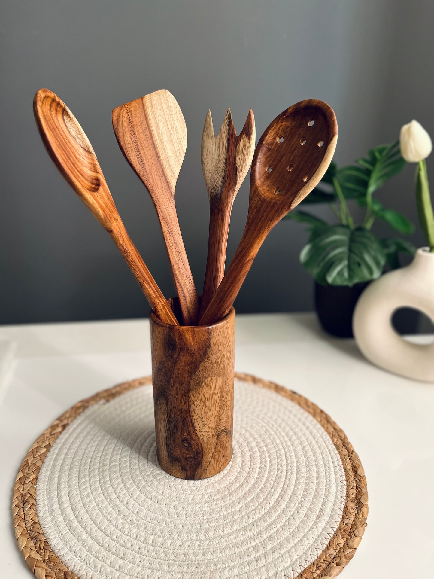 set of 4p Utensils with wooden holder