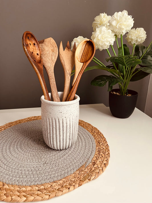 Set of 4 wooden  utensils with pottery holder