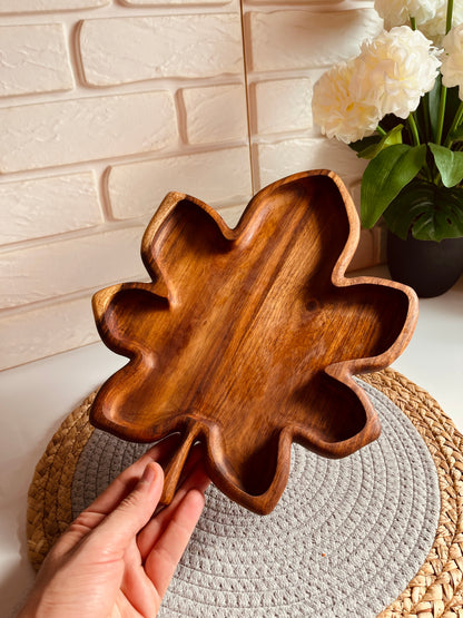 Wood Nuts Plate (Leaf)